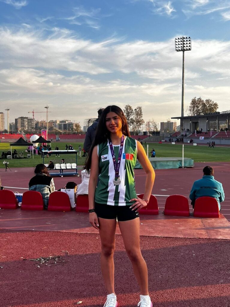 Analia Arriagada obtiene un 3° lugar nacional en 80 mts. valla